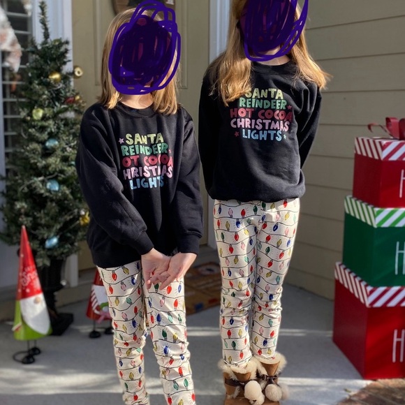 Adorable Christmas Sweatshirt 🎅 🎄 - Picture 7 of 7